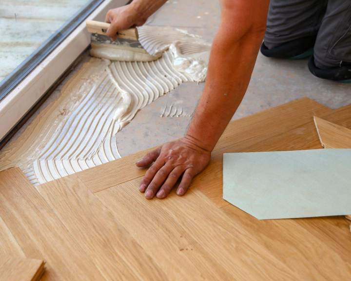 Habillage de sols avec du parquet ou du PVC